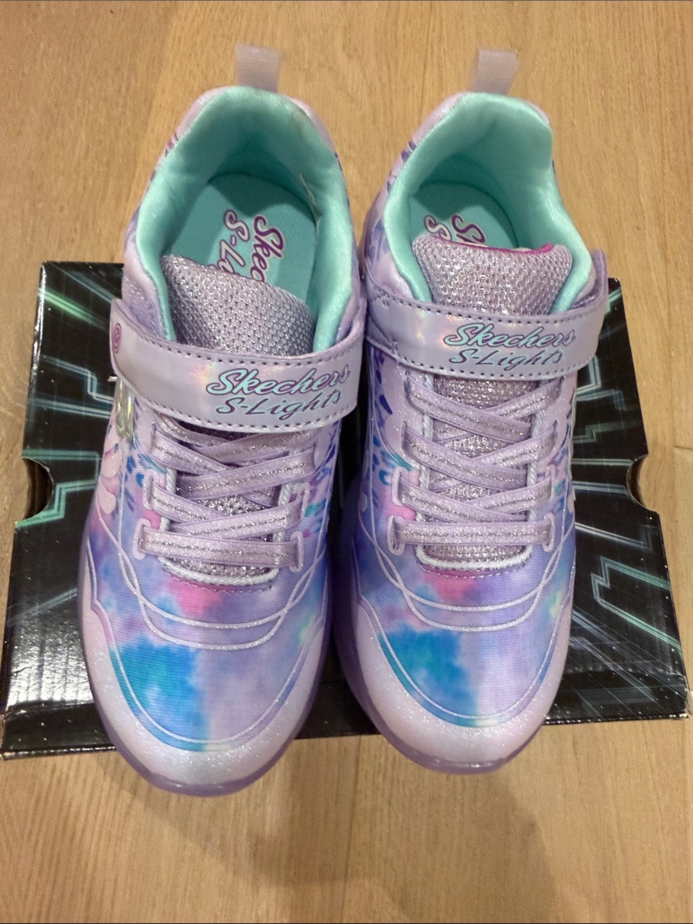 NWT Skechers Kids Lavender Tie-Dye Light-Up Sneakers size 2 (new in box)